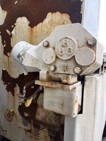 ダンプのあおり不動修理を行いました